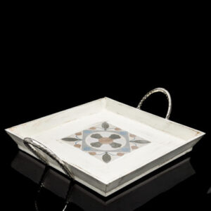 Plateau cuivre et faïence ancienne