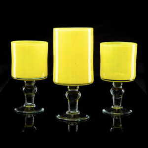 Photophore sur pied en verre soufflé jaune pailleté