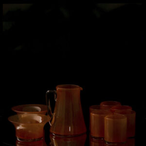 Coupe en verre soufflé corail opaque